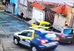imagem da notícia SBT Notícias: Guardar municipais são presos por morte de adolescente em abordagem na Grande SP