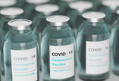 Covid-19: Fiocruz decide adiar pedido de registro definitivo da vacina