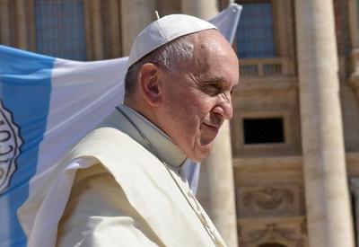 Papa critica "arrogância dos poderosos" em oração pela Venezuela