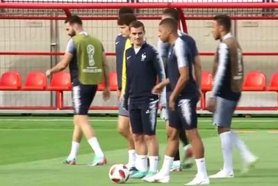 França faz último treino antes de encarar a Croácia na final do Mundial