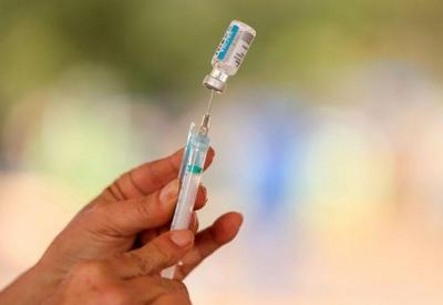 Um ano após início, vacinação comprova eficácia e, agora, chega às crianças