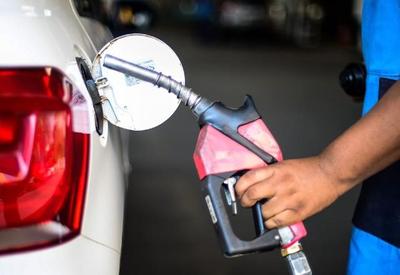 Gasolina é encontrada por até R$7,99 no Brasil; média é de R$ 6,71
