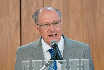 Alckmin fala em acomodação do dólar se Congresso der "resposta rápida" ao corte de gastos