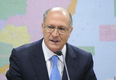 PSB discute federação com PT enquanto aguarda decisão de Alckmin