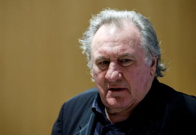 Ator Gérard Depardieu será julgado por estupro e agressão sexual na França
