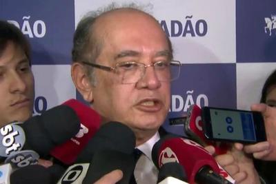 Gilmar Mendes é hostilizado durante debate sobre reforma política