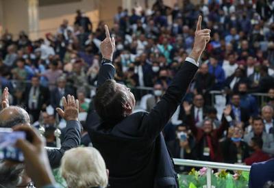 André Mendonça prometeu oração semanal no STF, diz Bolsonaro