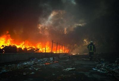 Bombardeios russos atingem Lviv e deixam 30% da cidade sem luz