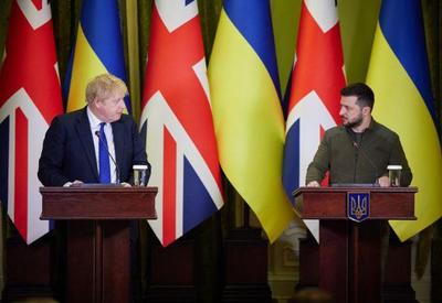 Reino Unido ignora ameaça de Putin e anuncia envio de armas à Ucrânia