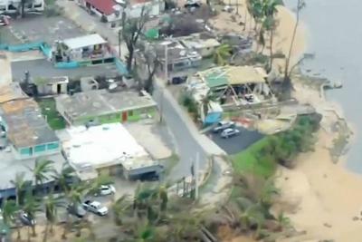 Governo de Porto Rico pede ajuda após passagem devastadora do furacão Maria