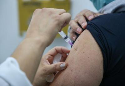 Covid-19: 40% da população adulta foi vacinada com a primeira dose