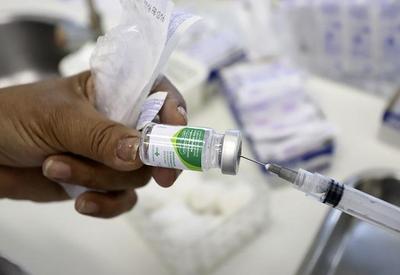 Anvisa publica orientações para vacinação em farmácias na pandemia