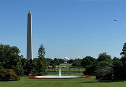 Imagem da notícia Gramado Sul da Casa Branca com vista para o Monumento a Washington | Patricia Vasconcellos/SBT News