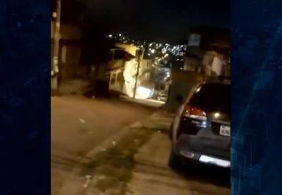 Guerra entre facções rivais deixa 2 feridos e 7 ônibus queimados no Rio