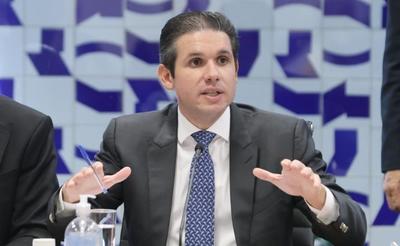 Hugo Motta garante a líderes que vai pautar urgência da proposta de anistia