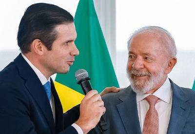 Lula e Motta vão juntos ao Rio de Janeiro para evento com professores