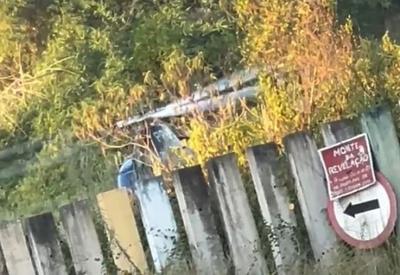 Helicóptero é atacado a tiros e faz pouso forçado no Rio de Janeiro