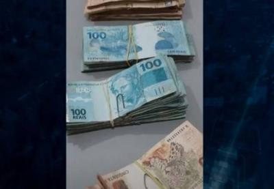Homem afirma ser dono de cofre com mais de R$ 35 mil deixado para sucata
