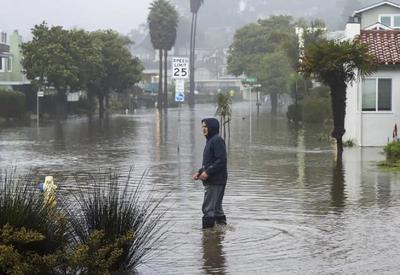 Tempestade força evacuação de milhares de pessoas na Califórnia