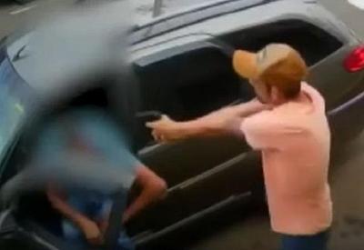 Homem armado ameaça motorista após briga de trânsito