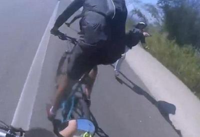 SP: câmera acoplada flagra roubo a ciclistas na rodovia dos Imigrantes