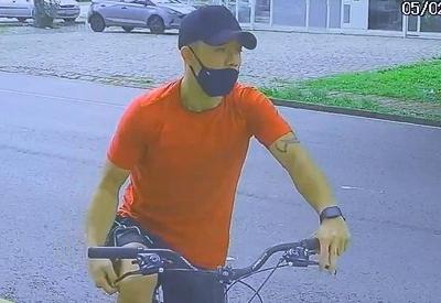 Ladrão de bicicleta é flagrado roubando rapaz em rua de Curitiba (PR)