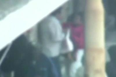 Homem é preso ao ser flagrado por câmeras agredindo ex-mulher