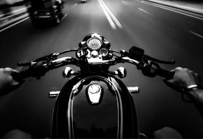 Bolsonaro promete zerar pedágio para motos em rodovias federais