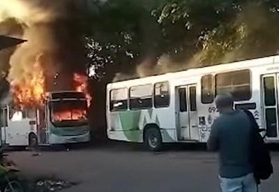 Ataques em Manaus: 21 carros incendiados e 14 presos