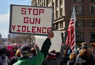 Senado dos EUA propõe lei que altera acesso a armas de fogo