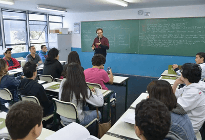 SBT News na TV: Congresso aprova novo Ensino Médio; Governo amplia lista de remédios gratuitos