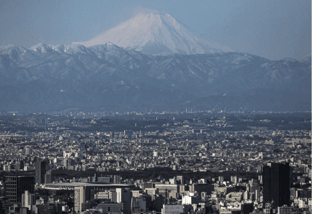 Homem resgatado no Monte Fuji retorna para buscar celular e precisa ser socorrido novamente 