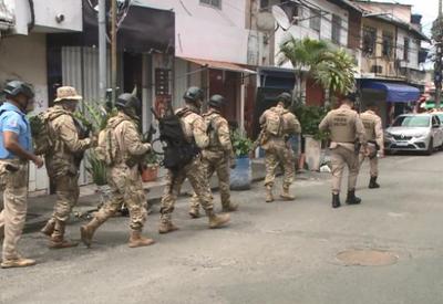 PM apreende fuzis e armas de fogo durante operação com reféns em Salvador