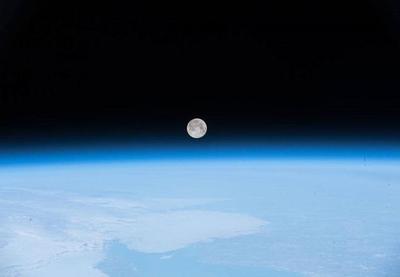 Tão longe, tão perto: água na Lua e como os "ETs nos veriam"
