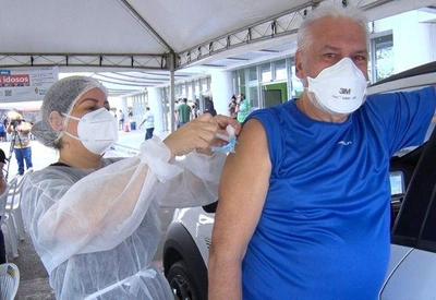Manaus inicia vacinação de adultos entre 45 e 49 anos com comorbidades