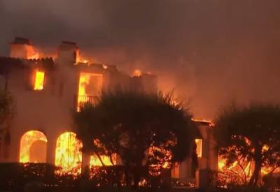 Vento muda direção de incêndio em Los Angeles e provoca mais ordens de evacuação 