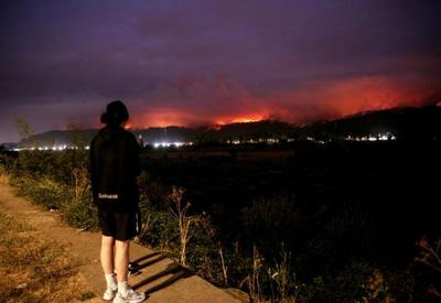 Incêndios florestais no Chile deixam 19 mortos em meio a calor extremo