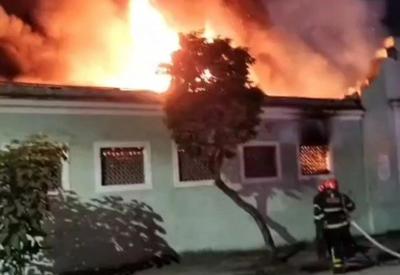 Incêndio atinge Mercado da Madalena no Recife