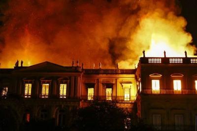 Incêndio no Museu Nacional deixa evidente descaso com patrimônio cultural