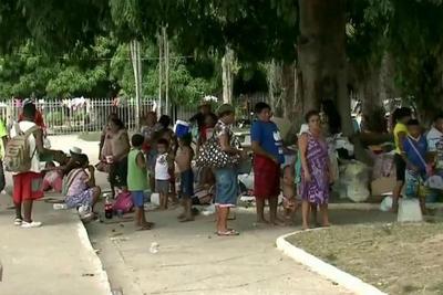 Índios que fugiram da Venezuela vivem pelas ruas de Belém