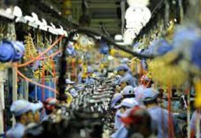 Indústria brasileira deve crescer menos do que o PIB nacional, diz CNI