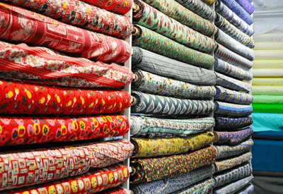 Indústria têxtil brasileira em alerta: tarifas de Trump podem inundar o país com produtos chineses