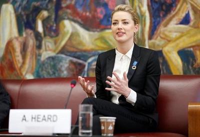 Juíza rejeita pedido da atriz Amber Heard para anular vitória de Johnny Depp