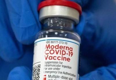 Moderna diz que vacina pode ser menos eficaz contra variante ômicron