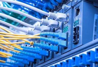 Governo quer internet com fibra óptica em 99% do país até 2025