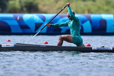 Isaquias Queiroz se classifica direto para as semifinais do C1 1000m na canoagem velocidade