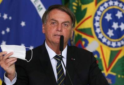 Bolsonaro afirma que decisão sobre uso de máscaras é de estados e municípios