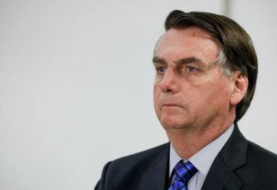 Bolsonaro conversa por telefone com Alexandre de Moraes