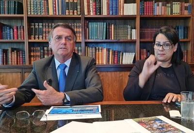 Bolsonaro diz que não divulgou mentiras sobre vacina contra covid-19