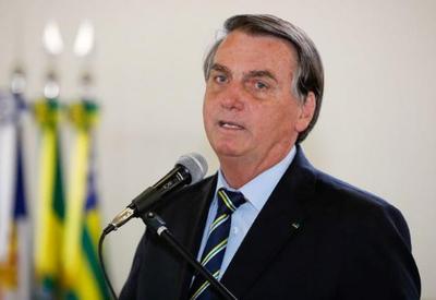 Bolsonaro afaga Congresso, defende voto impresso e diz não temer nada